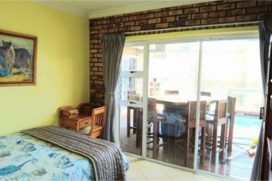 5 Bedroom Property for Sale in Winterstrand Eastern Cape